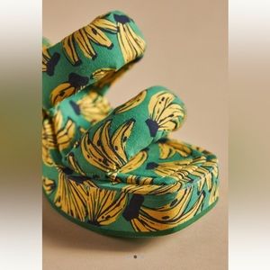 NWOT Farm Rio Banana Sandals